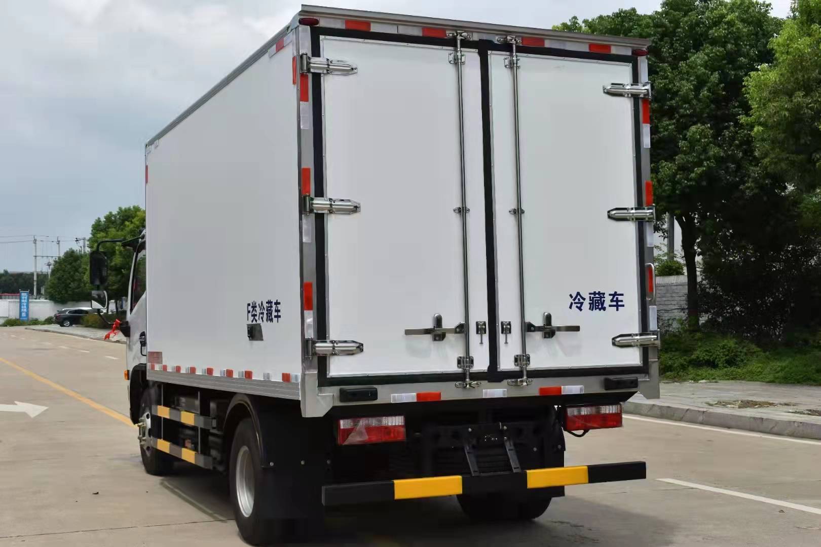 東風(fēng)福瑞卡混動(dòng)PHEV冷藏車(chē)