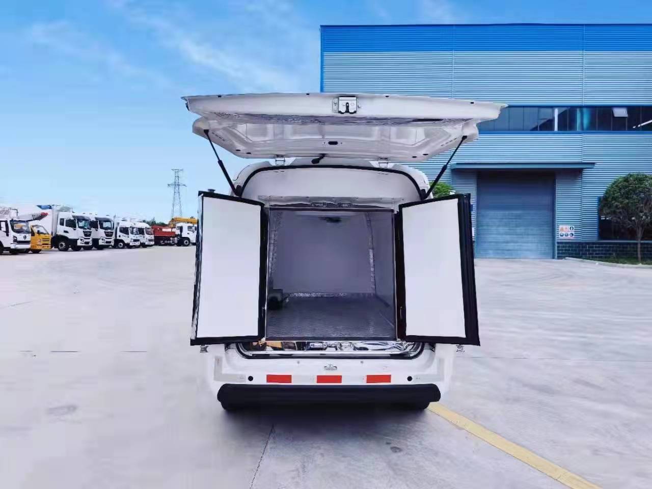五菱純電動(dòng)冷藏車(chē)