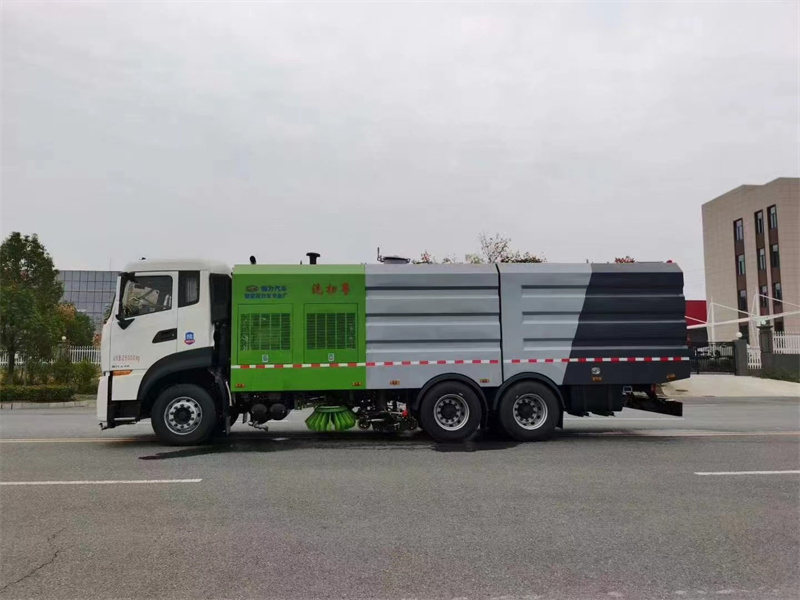 湖北程力東風天龍大型洗掃車